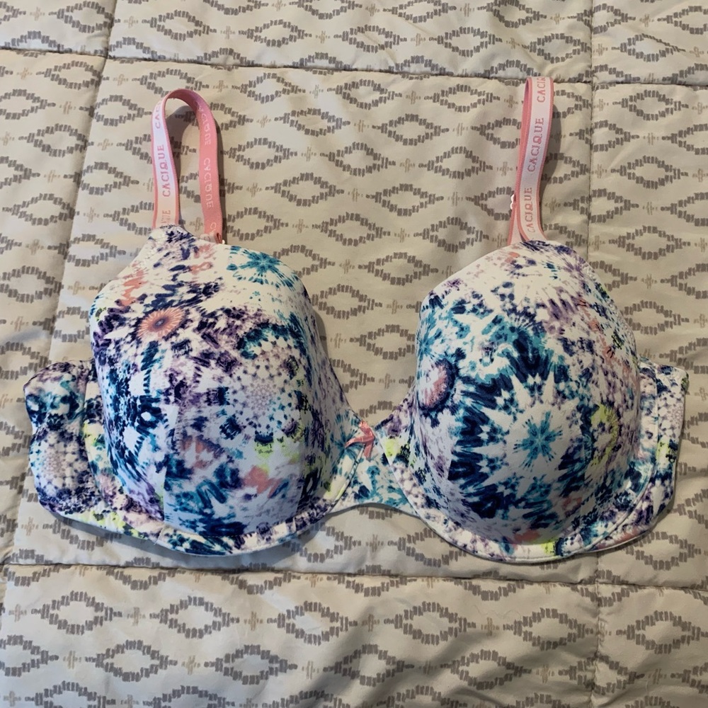 Cacique PLUS SIZE bra 40D. New, never worn! Lightly lined t-shirt bra.